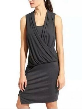 ☕️ Athleta Duet wrap dress